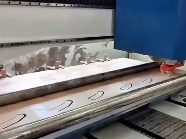 電子鋸、縱橫鋸、裁板鋸、往復(fù)鋸展示